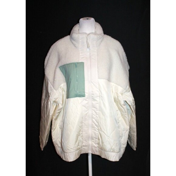 Universal Thread Women’s Cream Sherpa Full Zip Quilted Jacket Plus Size 1X NEW - Picture 2 of 2
